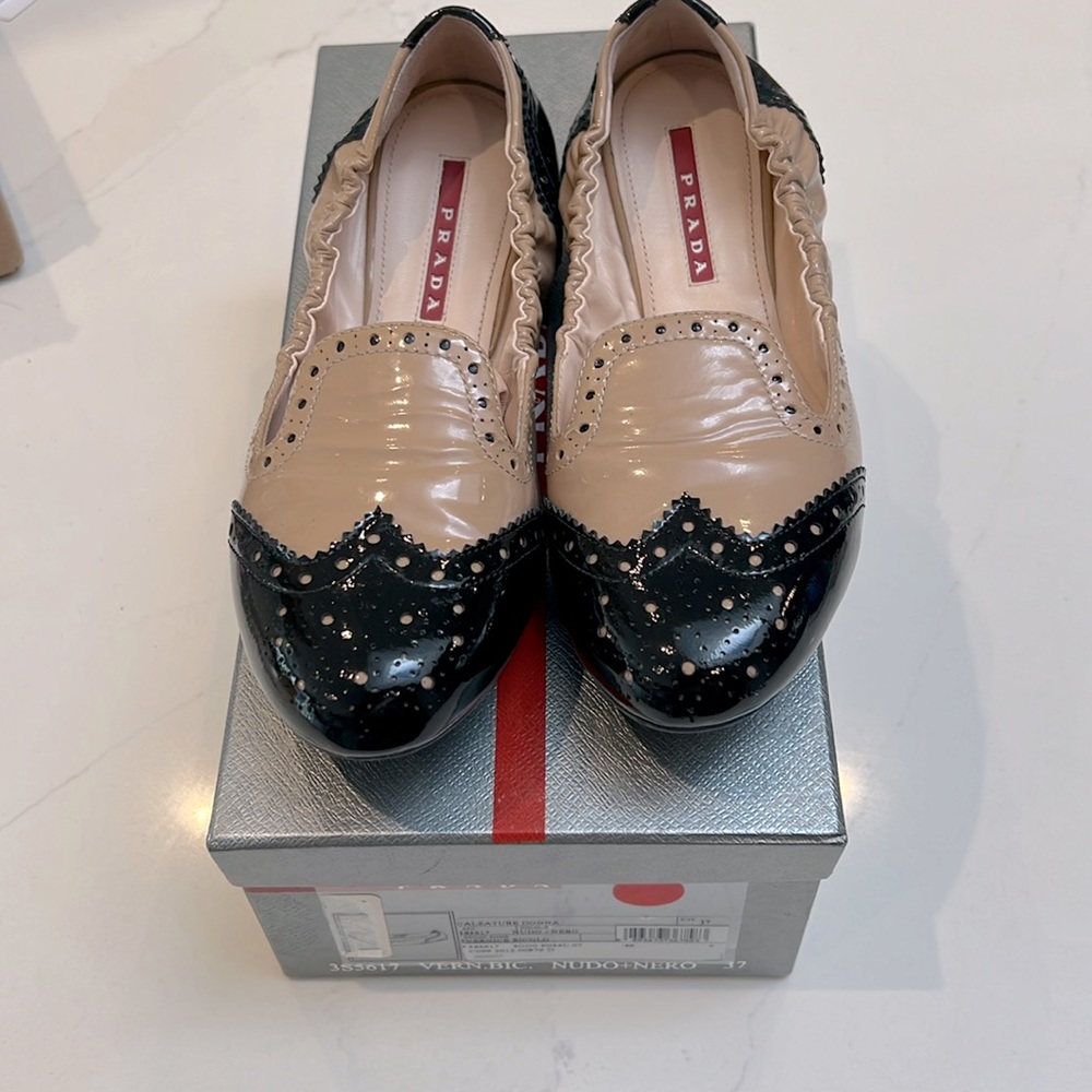 NWT PRADA VERNICE BICOLO PATENT LEATHER SLIDES